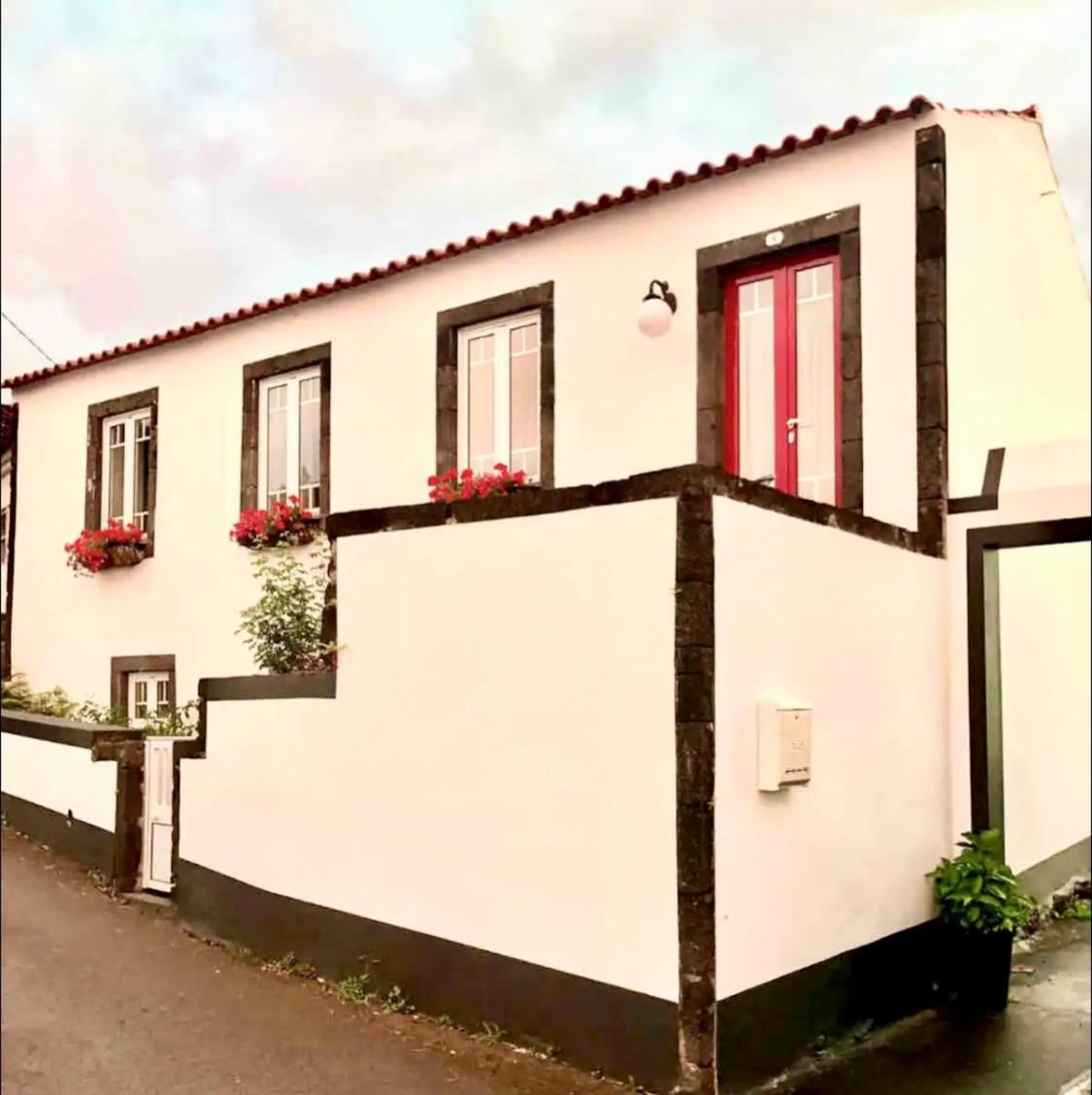 Quinta Pereirinha Farm - A Private 3 Bedroom Vacation Home, Close To Hiking W Ocean Views - Pico Island, Azores São Roque do Pico Εξωτερικό φωτογραφία